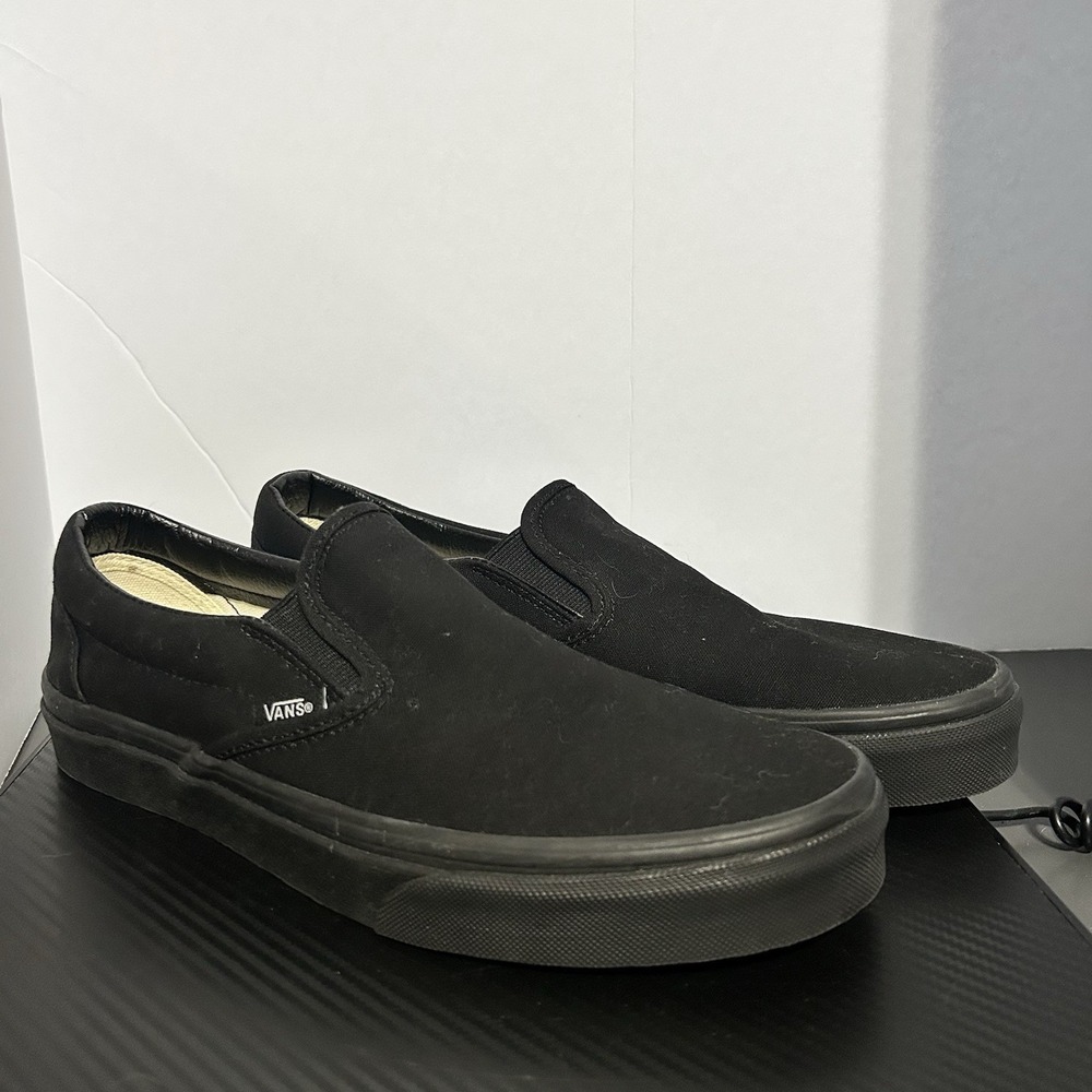 Vans Unisex Slip On Black Skate Sneaker Men's 9 Women 10.5 New
